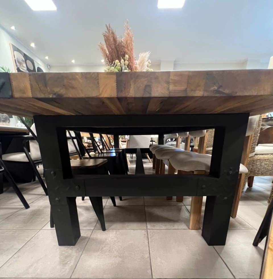 MESA COMEDOR PATA H 3.00 x 1.20 CM